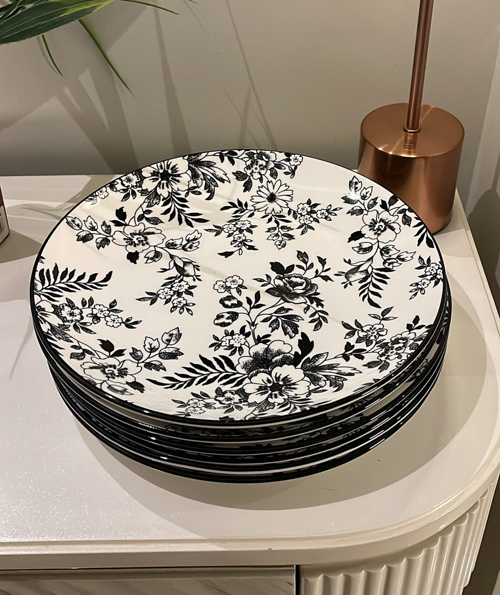 Floral black plate set